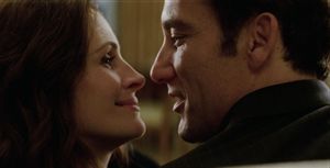 Julia Roberts and Clive Owen investigate the concept of personal space.