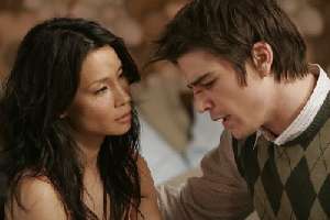 Lucy Liu tells Josh Hartnett the cold truth about how uncool his jumper is.